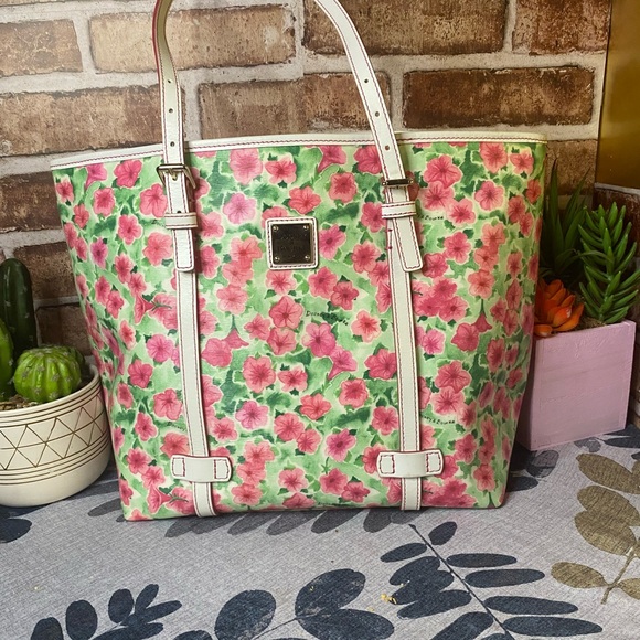 Dooney & Bourke Handbags - Dooney & Bourke Petunia Floral Shopper Tote